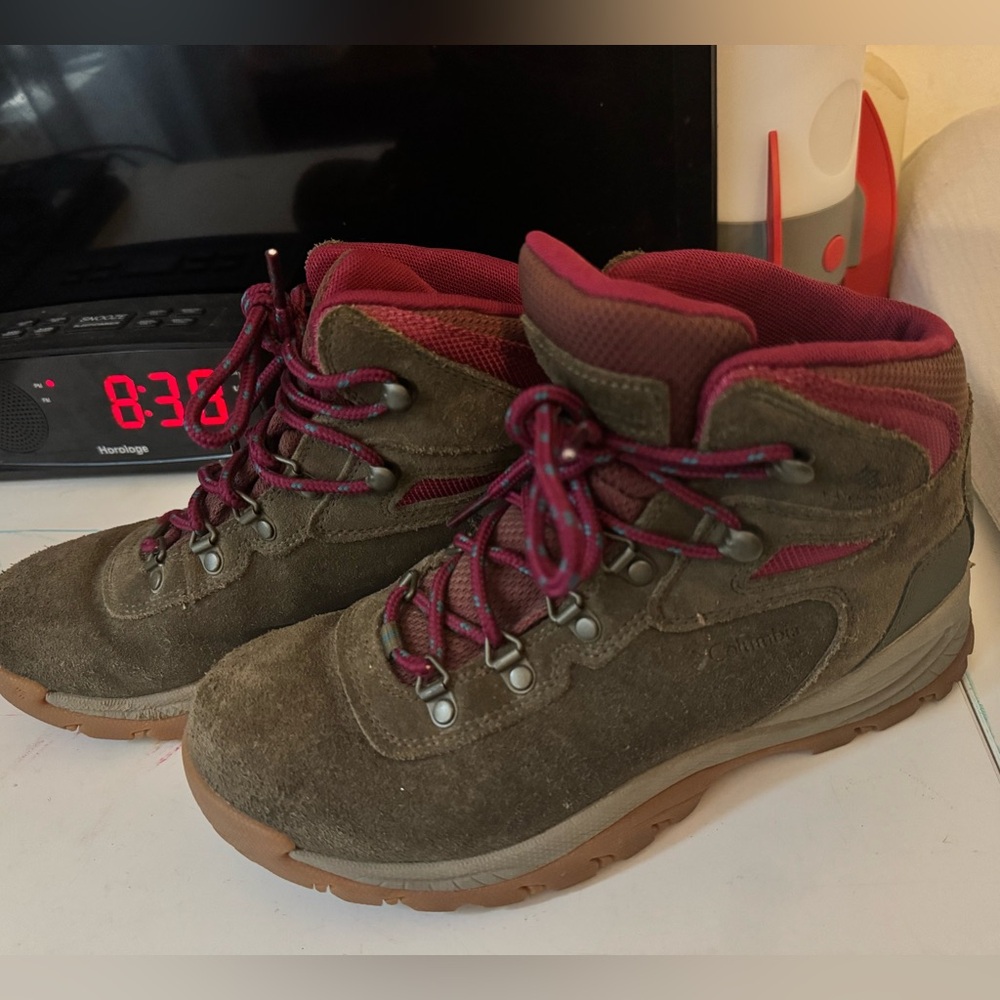 Columbia hiking boots🥾